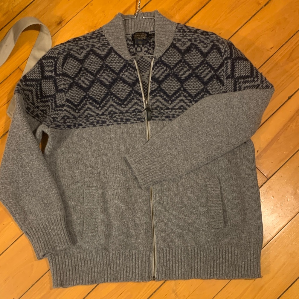 PENDLETON WOOL ZIP FRONT SWEATER WITH NAVY BLUE NORDIC SCANDINAVIAN MOTIF - Picture 5 of 14